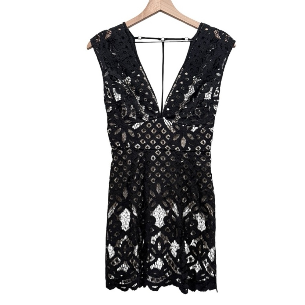 Free People Black Lace Deep V Mini Dress Size 0 Boho Crochet Lace Lined